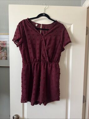Xhilaration Burgundy Short Sleeve Textured Romper